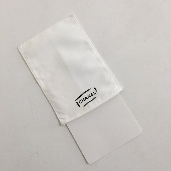 CHANEL NEW! Leather Polishing Cloth 8"x 5.5" White Flannel w/CHANEL Prints - Picture 6 of 10
